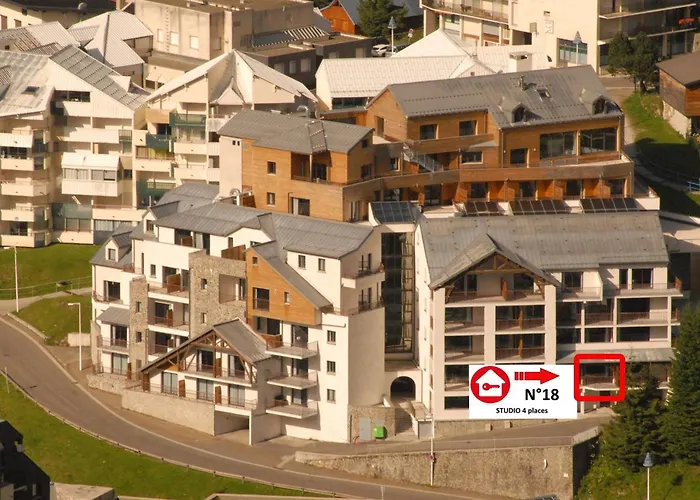 Cosy Avec Piscine Et Animaux Acceptes A Gourette, 4 Pers - Fr-1-860-47 דירה